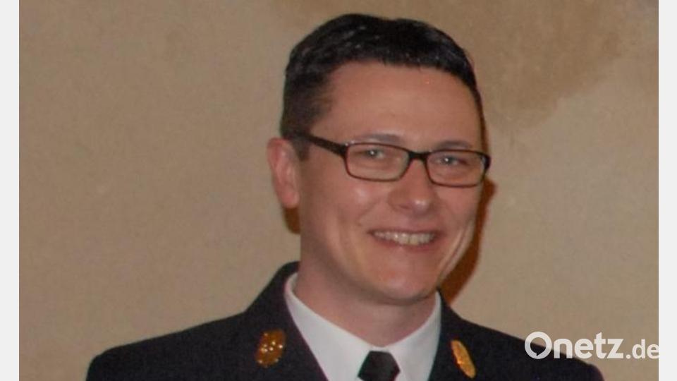 Wechsel in der Vereinsführung bei der Feuerwehr Schmidmühlen (von links): Kreisbrandinspektor Armin Daubenmerkl, der neue Vorsitzende Pit Rogga, Zweiter Kommandant Julian Decker, die scheidende Vorsitzende Nadine Graf, Bürgermeister Peter Braun, Zweiter Vorsitzender Johann Wein und Erster Kommandant Christian Renghart. Bild: pop
