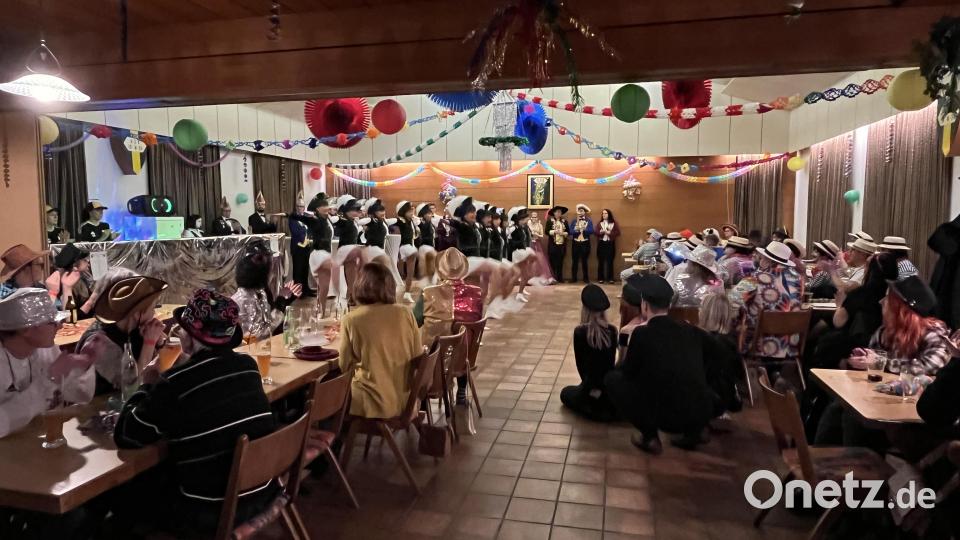 Der Kappenabend des ASV Neustadt kommt bestens an Bild: Renate Zupfer-Vilas/exb