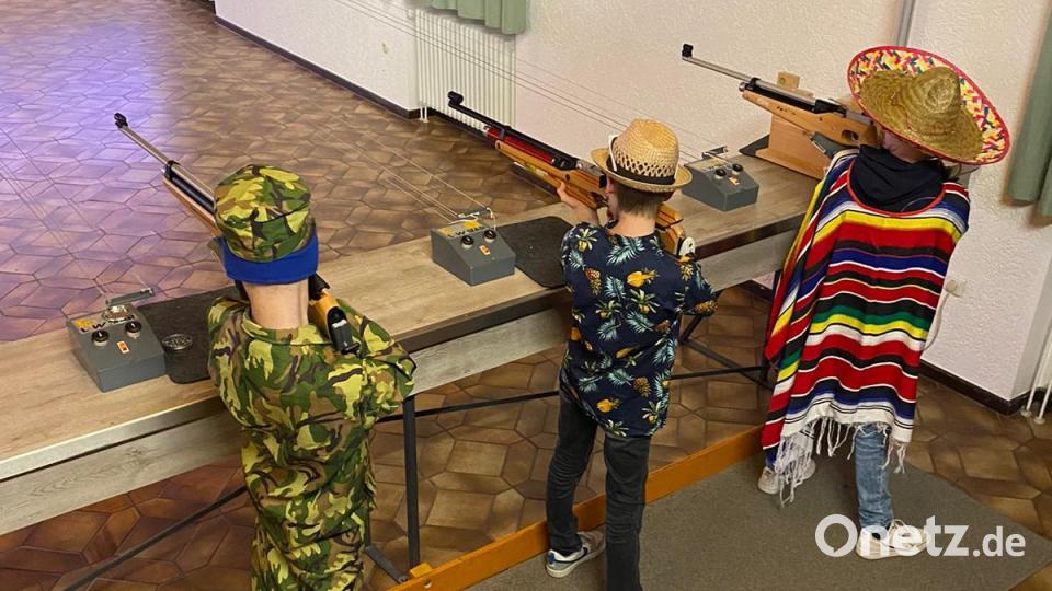 Geschossen wurde auf Luftballonscheiben und Biathlonklappscheiben. Bild: Manuel Arnold/Schützenverein
