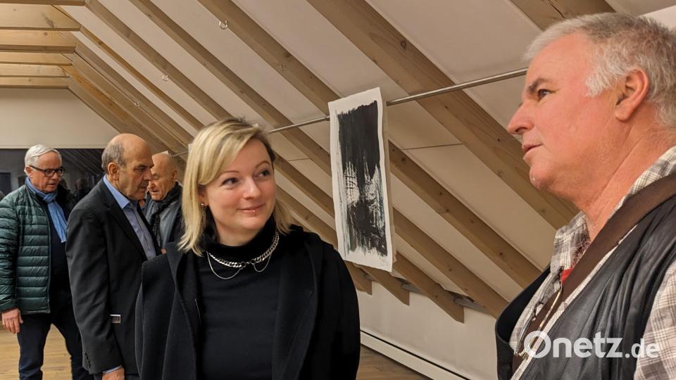 Lena Schabus (links) und Peter Lang freuen sich, dass ihnen das CeBB eine künstlerische Plattform bietet Bild: eib