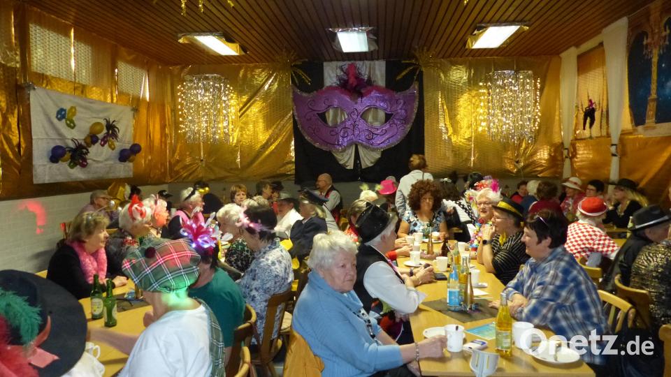 Die Senioren füllten die Turnhalle. Bild: hme