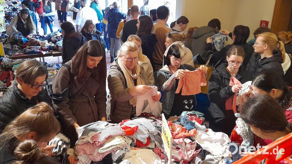 Gebraucht zu kaufen, ist nachhaltig und kostengünstig. Für Babys und Kinder gibt es beim Basar in Grafenwöhr ein großes Angebot. Viele Familien und Großeltern machen davon Gebrauch. Bild: myd