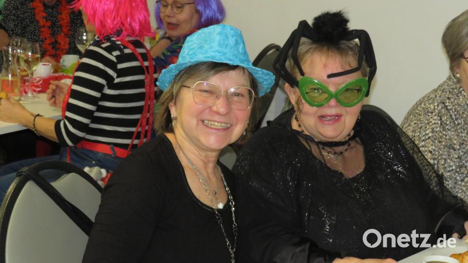 Viel Spaß hatten die Seniorinnen und Senioren beim Fasching der Gemeinde. Bild: adj