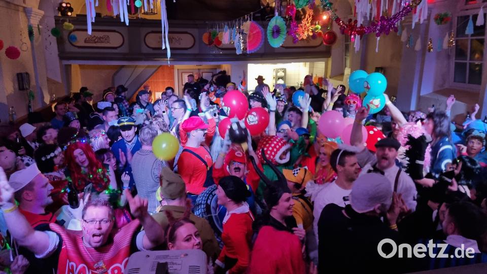 Die Kolpingsfamilie Kemnath hatte zur Ü30-Faschingsparty ins Gesellenhaus eingeladen. Bild: Kolpingsfamilie Kemnath/exb
