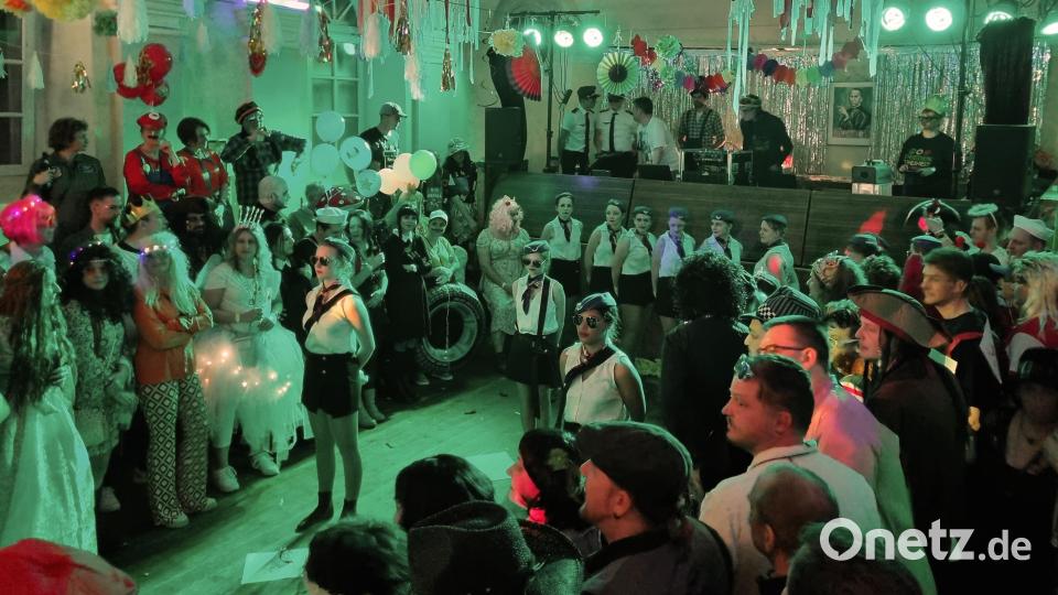 Die Kolpingsfamilie Kemnath hatte zur Ü30-Faschingsparty ins Gesellenhaus eingeladen. Bild: Kolpingsfamilie Kemnath/exb