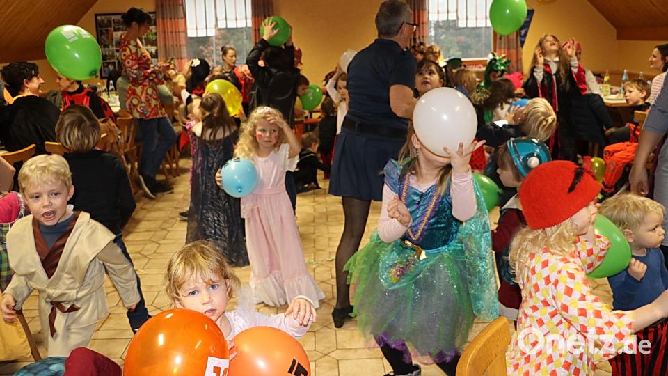 Großen Zuspruch fand der Kinderfasching des FC Edelsfeld im Sportheim. Bild: gru