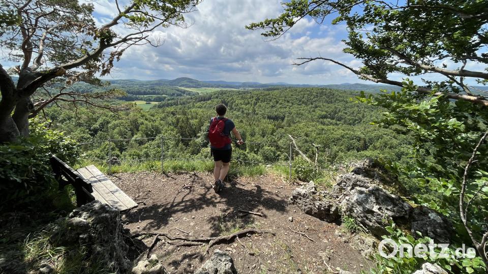 Urlauber schätzen die vielen Wandermöglichkeiten wie beispielsweise im Hirschbachtal. Bild: Martina Beierl/exb