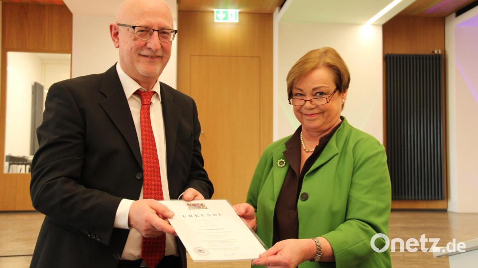 &quot;Sie waren ein Juwel in der Bildungs- und Kulturlandschaft der Oberpfalz&quot; (Anette Kreim, Ministerialbeauftragte für die Gymnasien in der Oberpfalz) Bild: prh