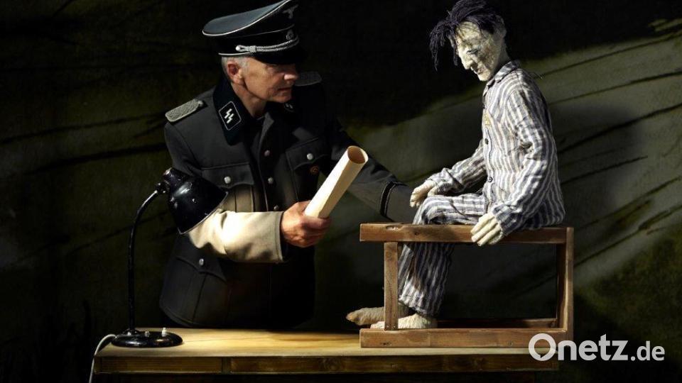 Das Figurentheater Pantaleon setzt Bedřich Frittas &quot;Wenn du einmal groß bist&quot; in Szene. Bild: Dominik Alves/exb