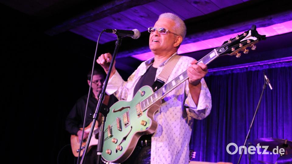 Al Jones servierte mit seiner Bluesband im Schafferhof ein großartiges Konzert. Bild: prh