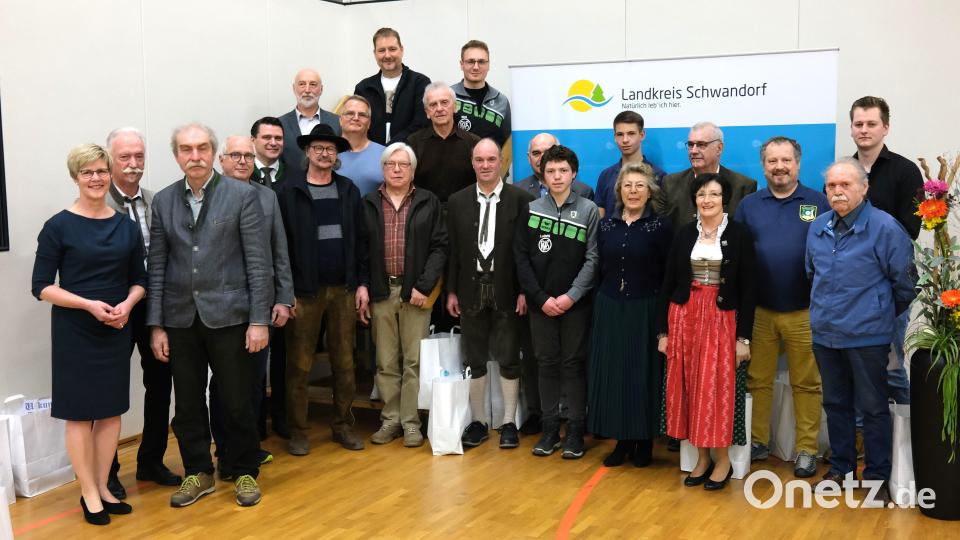 Die geehrten Einzelsportler in der Kategorie &quot;Bronze&quot;. Bild: Hirsch