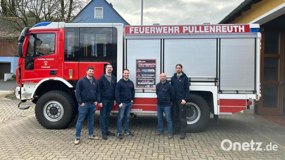 Mitglieder des aktuellen Festausschusses stecken mitten in den Vorbereitungen für das Feuerwehr-Jubiläum. Bild: Feuerwehr Pullenreuth/exb