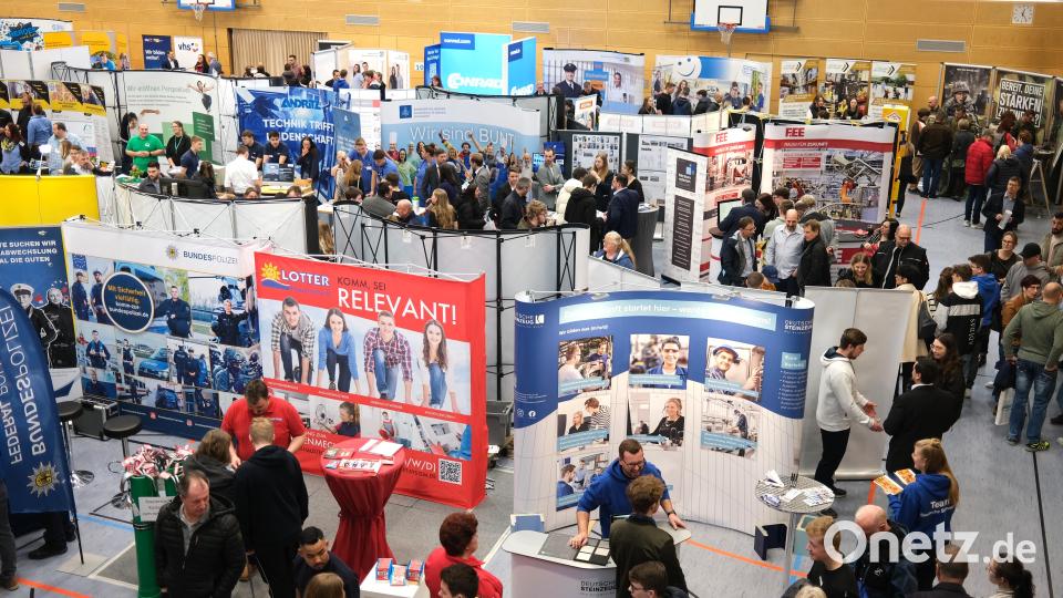 Die Stadthalle in Maxhütte-Haidhof ist erneut Schauplatz der Bildungsmesse, die mittlerweile zum 22. Mal stattfindet. Bild: Hirsch/exb