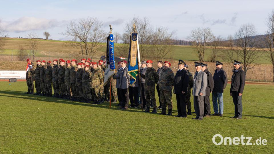 An dem Appell nahmen auch örtliche Soldaten- und Reservistenkameradschaften aus Riglasreuth und Neusorg teil. Bild: rw