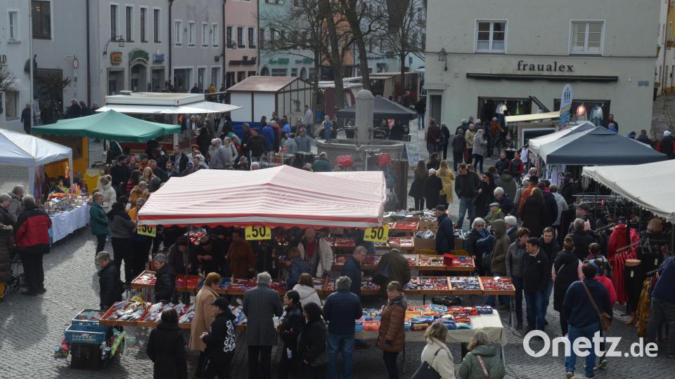Gut besucht ist der Platz vor dem Alten Rathaus. Bild: Kunz