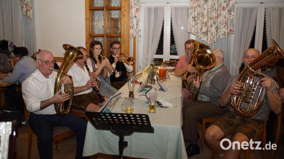 In Landgasthof Frauenstein eröffnen die Stammtischmusikanten heuer ihren ersten Musikantenstammtisch. Bild: mmj