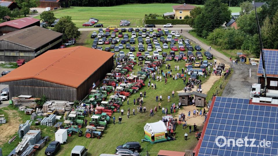 Das Bulldog-und-Oldtimertreffen 2023 rund um die O&#039;schnitt-Halle. Bild: Ried Roland