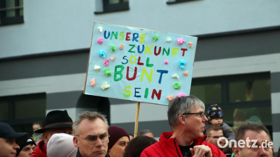 Dass Auerbach bunt ist, zeigte auch dieses Plakat. Bild: jma