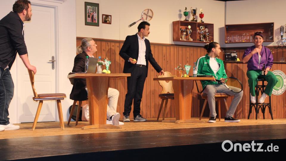 Um die &quot;Extrawurst&quot; stritten die Schauspieler Johannes Aichinger, Jens Ulrich Seffen, Sascha Weinstein, Berkay Cetin und Claudia Lohmann (von links). Bild: kro