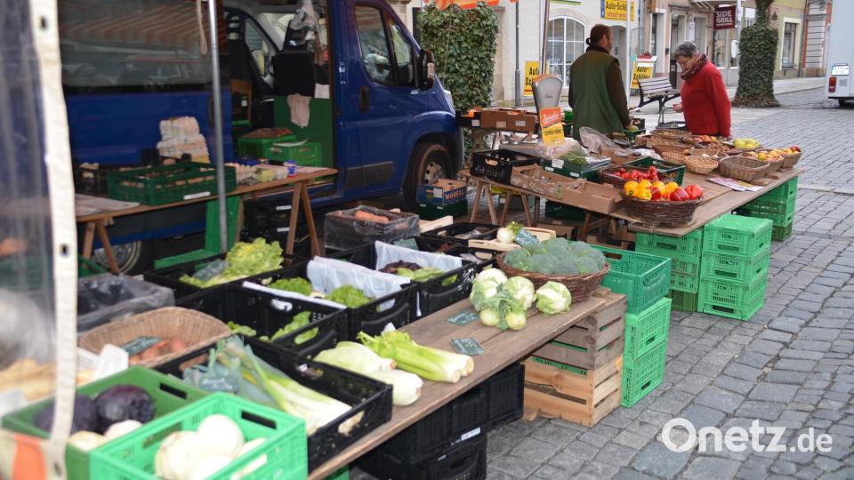 Auch Gemüse wurde beim Wochenmarkt in Kemnath angeboten. Bild: ak