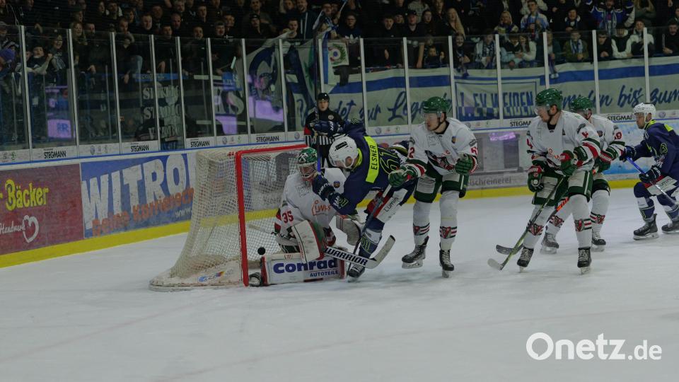 Das 1:0 für die Devils durch David Elsner. Bild: Elke Englmaier