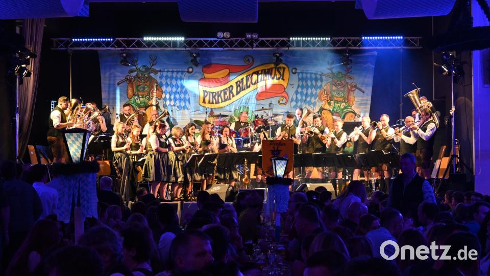Blasmusik auf höchstem Niveau und ein buntes Programm aus Stimmungshits präsentiert die Pirker Blechmusi beim Starkbierfest. Bild: kki