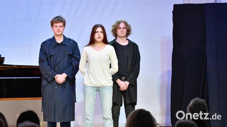 Agatha Kitzinger (weißes T-Shirt) beim Schauprozess. Bild: Petra Hartl