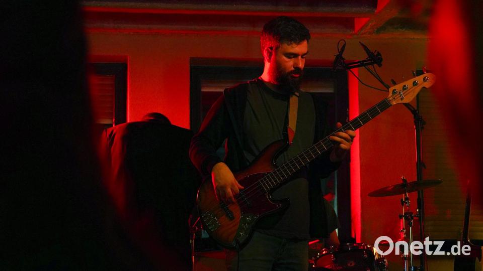 Bassist Johannes Nickl. Bild: kaz