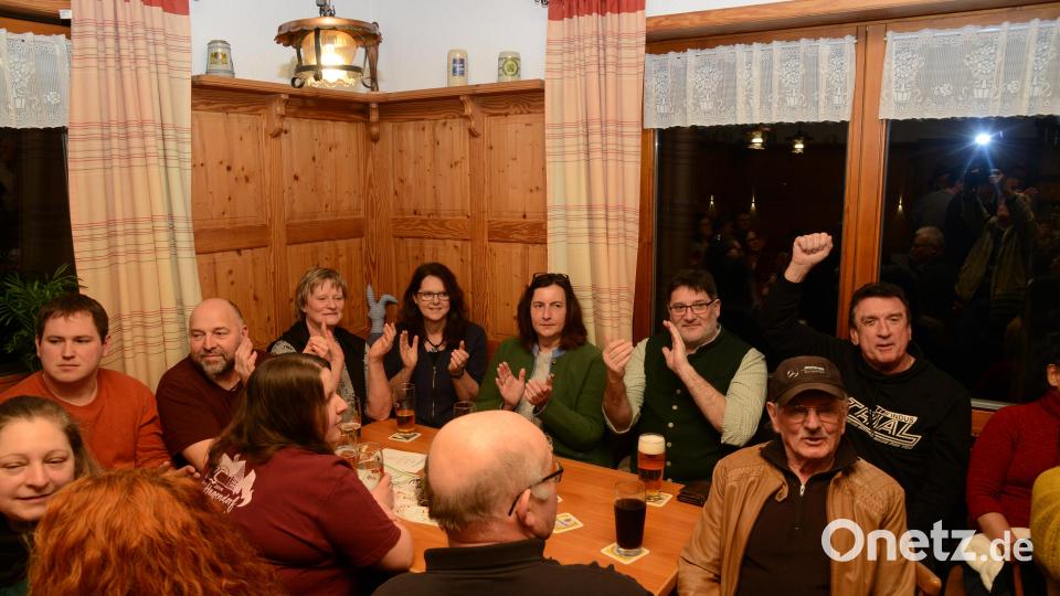 Grad zünftig war´s beim ersten Heimatabend im Gasthaus &quot;Zum Bergbauern&quot; im Ortsteil Berghaus. Bild: bey