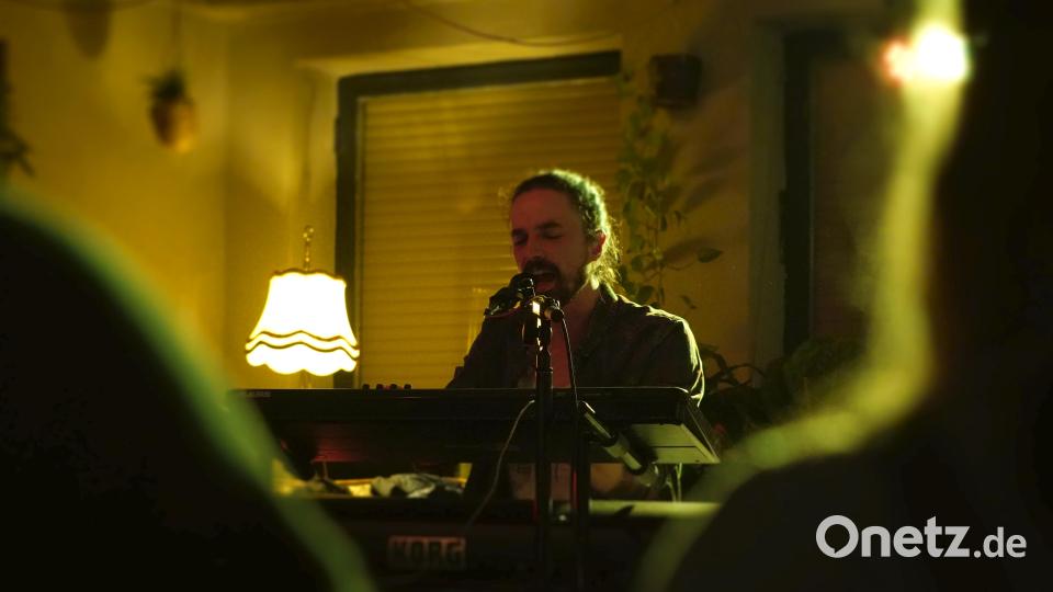 Julian Nelhiebel an Organ und Piano. Bild: kaz