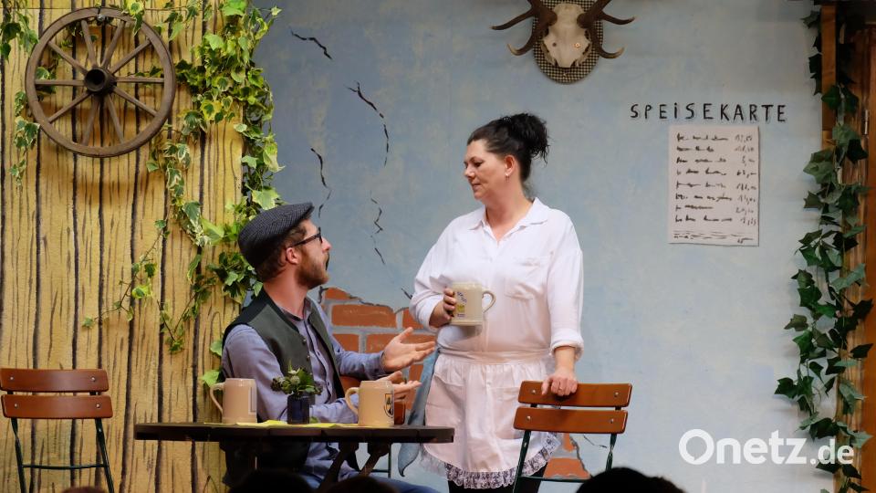 Karl Wipplinger versucht es immer wieder, Frieda von seiner Liebe zu ihr zu überzeugen. Bild: wlr