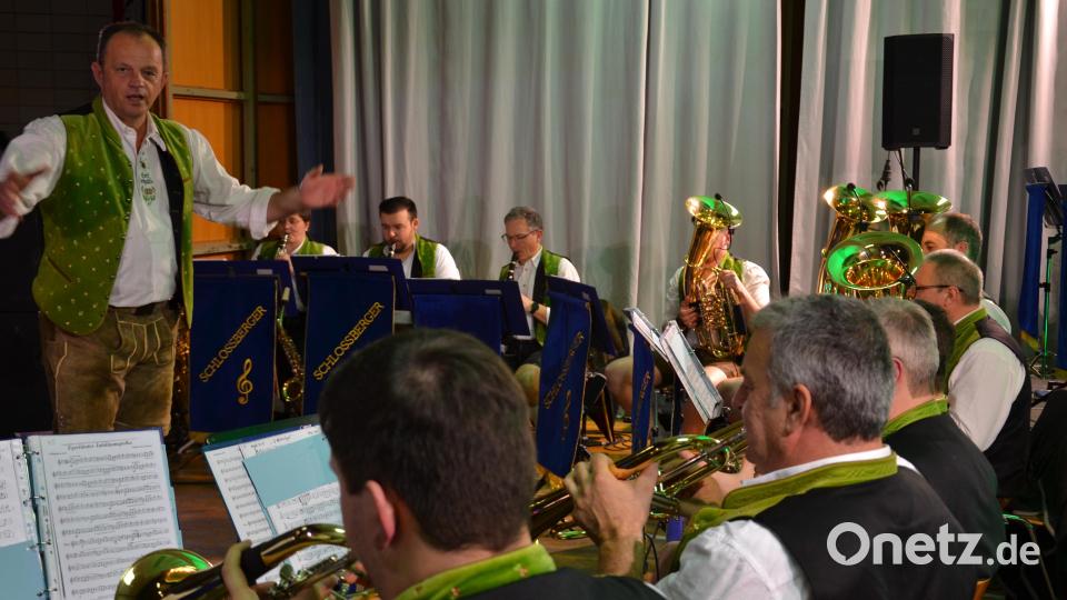 Die Schlossberger aus Eslarn präsentierte ein breitgefächertes Repertoire böhmischer Blasmusik nach Ernst Mosch und viele andere Lieder. Bild: gi