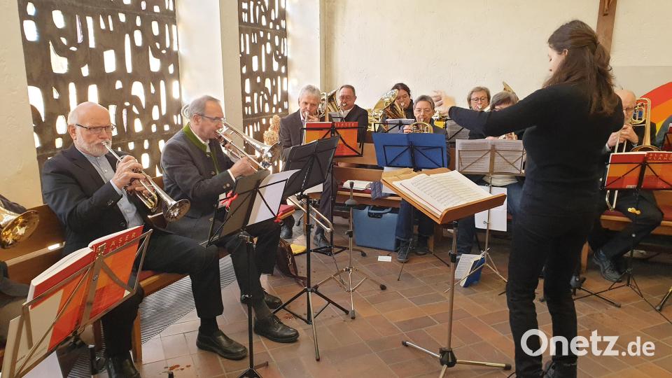 Der Evangelische Posaunenchor Weiden unter der Leitung von Kantorin Anna-Magdalena Bukreev verlieh dem Gottesdienst einen festlichen musikalischen Rahmen. Bild: Susanne Götte/exb
