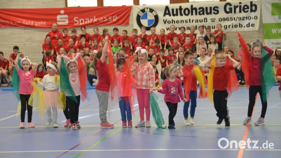 &quot;Jetzt kommt die Osterzeit&quot; waren sich die die &quot;Tanz-Mäuse&quot; sicher. Bild: dob