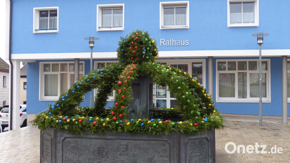 Der Osterbrunnen in Kohlberg, die viele Arbeit, die dahinter steckt, kann man nur erahnen Bild: hme