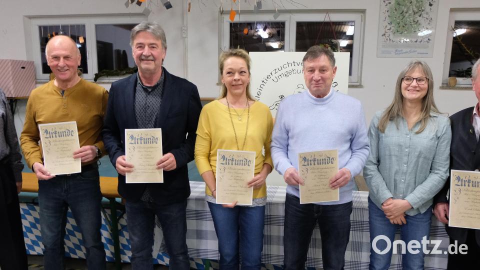 In der Jahreshauptversammlung des Kleintierzuchtvereins Floß und Umgebung stehen treue Mitglieder im Mittelpunkt. Bild: le