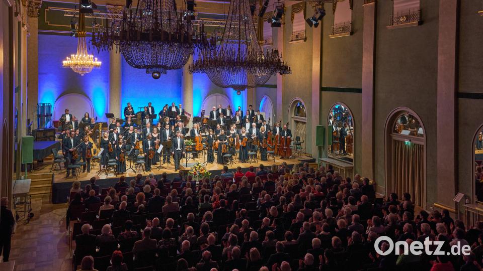 Die Philharmonie Baden-Baden (hier im Weinbrennersaal in Baden-Baden) tritt am Freitag, 26. April, in Erbendorf auf. Bild: Jörg Bongartz