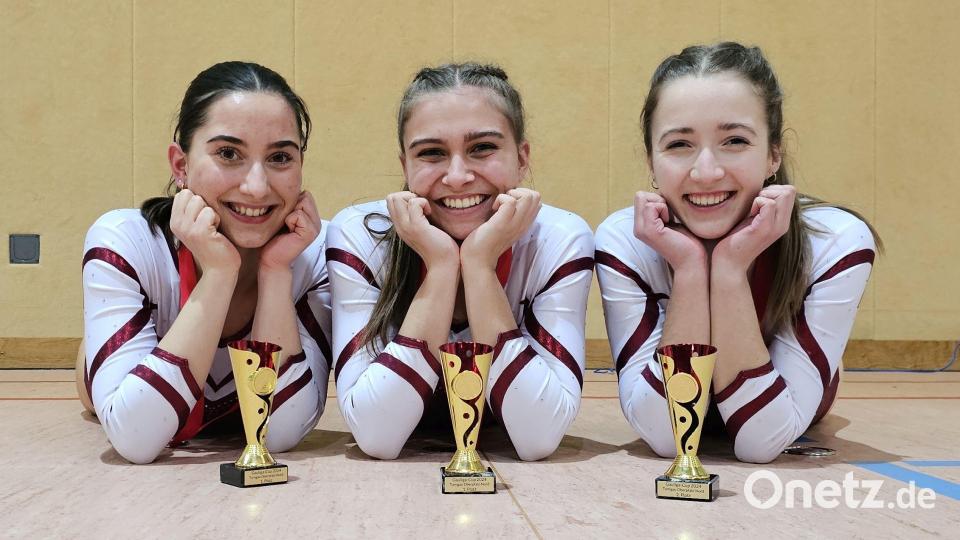 Lucy Frötschl, Alisha Höfler und Alina HInrichsmeyer (von links, alle TG Tirschenreuth) waren die tagesbesten Turnerinnen beim Gauliga-Cup in Erbendorf. Bild: Julia Ritter