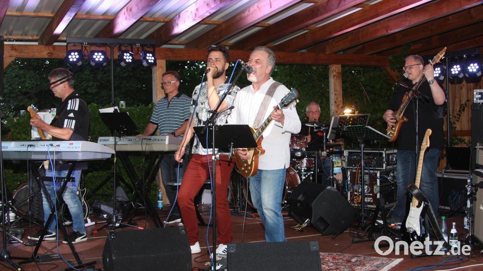 Den Samstagabend gestaltet wieder die Band &quot;Crossfire&quot;. Archivbild: wro