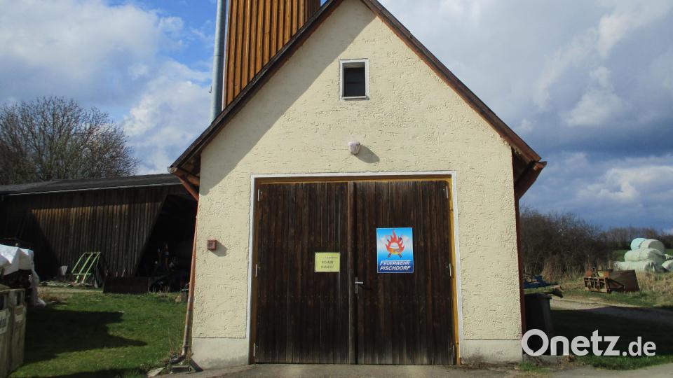 Das Gerätehaus der FF Pischdorf entspricht nicht den geltenden Vorschriften und Normen. Eine Erweiterung ist dringend notwendig. Bild: bnr