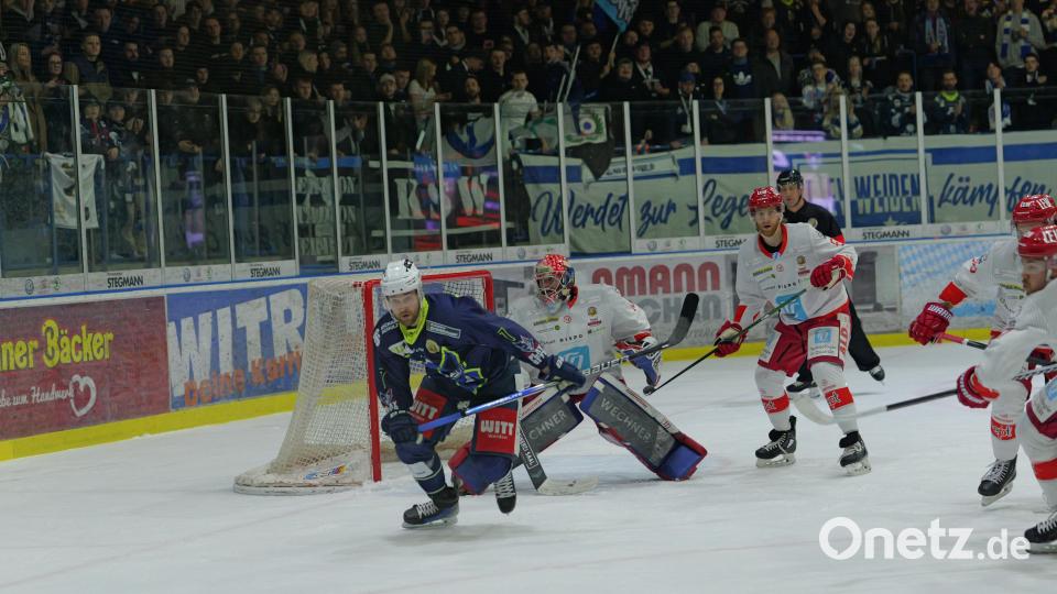 Szene aus Blue Devils gegen Peiting. Bild: Elke Englmaier