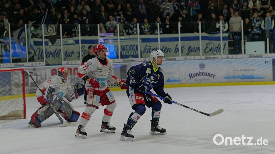 Szene aus Blue Devils gegen Peiting. Bild: Elke Englmaier