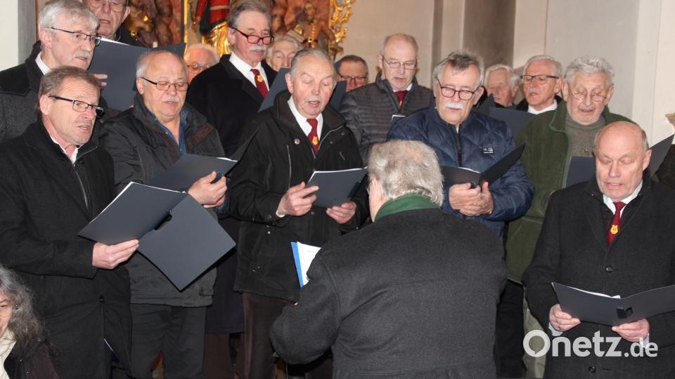 Der Männergesangverein Neualbenreuth unter der Leitung von Franz Danhauser durfte beim Passionssingen nicht fehlen. Bild: kro