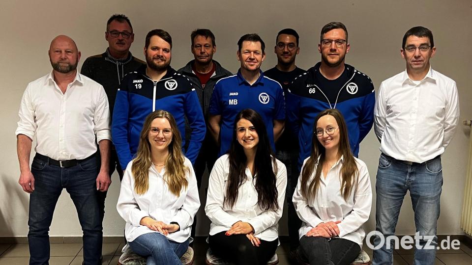 An der Spitze der Vorstandsriege steht weiterhin Vorsitzender Jürgen Lautner (links). Bild: Sportverein Immenreuth/exb