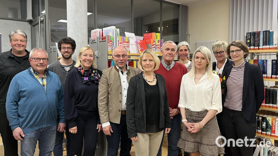 Setzen sich fürs Lesen ein: Vereinsspitze und Koordinatoren von &quot;Mentor&quot; um Vorsitzenden Kurt Seggewiß sowie die neue 2. Vorsitzende Ruth Neumann und Schriftführer Knut Thielsen. Lob und Dank kommt von der Politik. Bild: vv