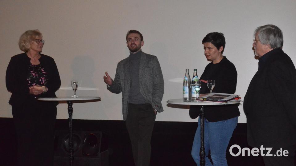 Bettina Hahn (links) und Veit Wagner (rechts) im Gespräch mit Regisseur Aliaksei Paluyan und Tanja Fichtner. Bild: Kunz