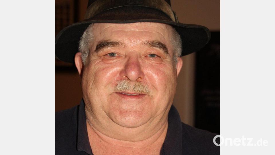 &quot;Wer Musik spielen, singen und die Leute unterhalten kann, ist auch ein guter Schauspieler“. (Thomas Bauer zur Singspiel-Besetzung aus Blaskapellenmitgliedern) Bild: frd