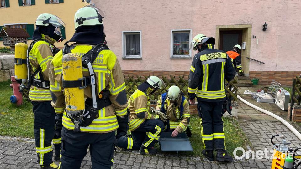 Bei einem Kaminbrand muss die Feuerwehr besondere Taktiken zum Einsatz bringen. Bild: lei
