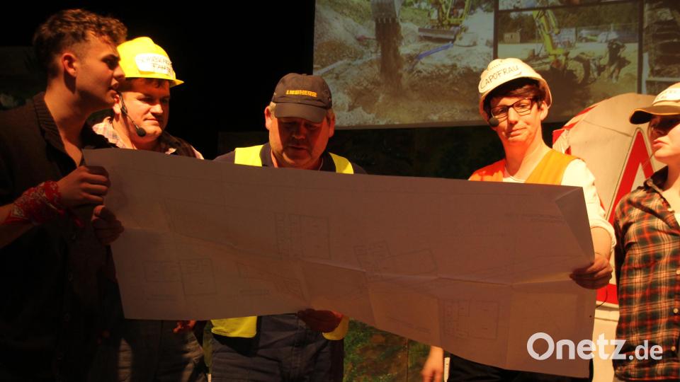 Die Frau Architektin (rechts) hatte alles im Griff, die anderen nicken wissend. Bild: frd