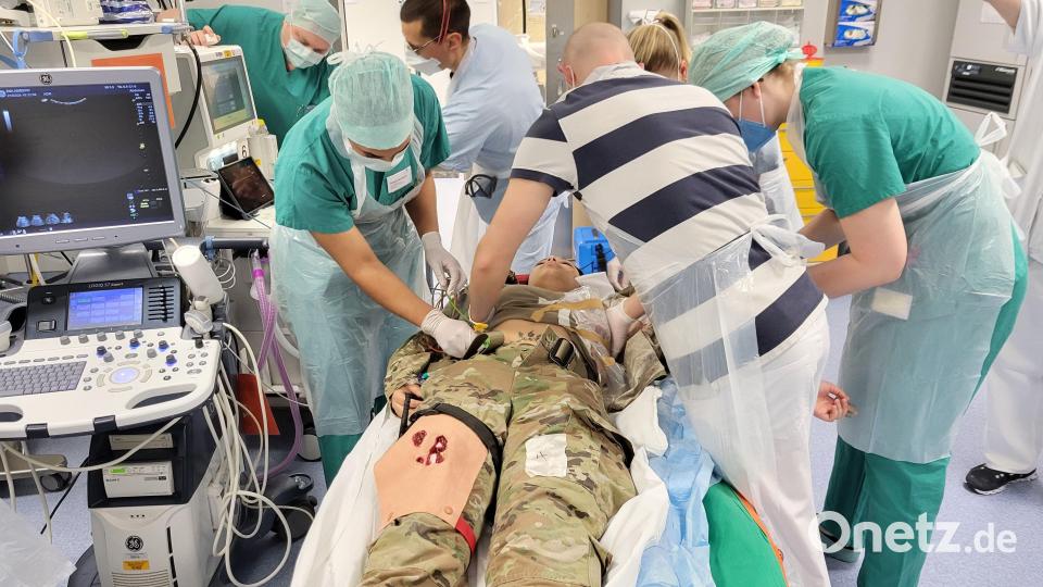 Das Schockraumteam übt in regelmäßigen Abständen für den Ernstfall Bild: Klinikum Amberg/Dietl/exb